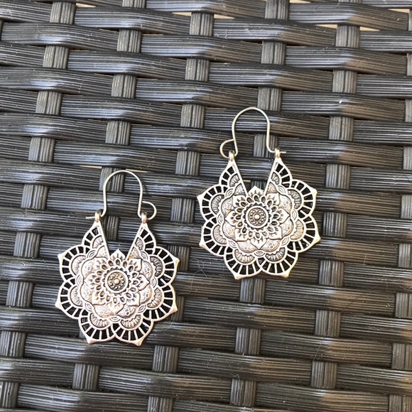 😍 3/$20 NWOT! Tibetan Silver Boho Style Earrings! - Picture 2 of 3
